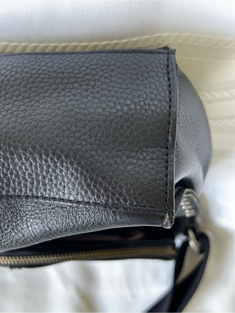 The Sak Silverlake Flap Crossbody Bag Black Pebbled Leather Purse Silver Studs - Picture 5 of 16
